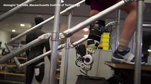 La prima gamba bionica comandata interamente dal cervello. I pazienti: "È come se non fosse stata mai amputata"