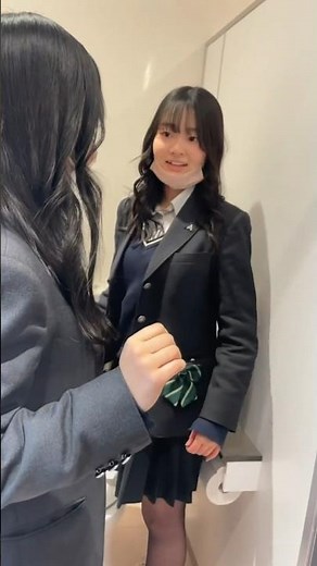 男子の皆さん、これが女子トイレの現実です#女子高校生 #連れション#スカート #高校生#流行り太郎