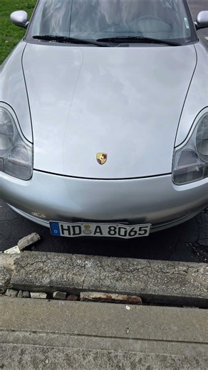 beautiful 2000 hard shell removable top..