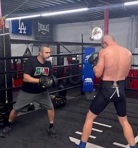 1.7K views · 54 reactions |  Богачук під керівництвом Менні Роблеса готується до бою з Аллоті. Чемпіон WBC Continental Americas  у першій середній вазі повернеться до рингу 22 липня у США  #Бокс #Богачук #СергійБогачук #США #Boxing #Bohachuk #Luckypunchnet | LuckyPunch | Facebook