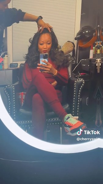 When your cousin @MariJ. Cooked!!!!!!! #chicagohairstylist #broadviewhairstylist #chicago #naturalhair #sewin