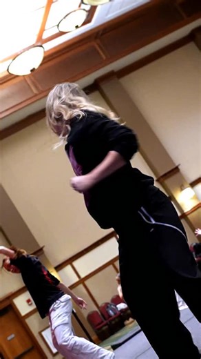 Nothing to hold you back, it’s your time🎞️⚡️ Choreography: @elizabethpetrin 📹: @biglightstudios #24sevendance #fridaynightclasses #24sevengetactive #danceone | 24 Seven Dance Convention