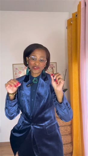 Réveille ton Potentiel Caché : Un Voyage vers la Transformation Personnelle Et si le plus grand trésor que tu cherches à l’extérieur était déjà en toi ?�Il est temps de réveiller ce potentiel endormi, de révéler ton identité authentique et d’incarner la version la plus alignée de toi-même. Dans cet épisode, nous parlons de transformation personnelle, d’identité et de potentiel caché.�L’intervenant t’invite à entreprendre un voyage intérieur : découvrir ton véritable soi, embrasser ton excellence