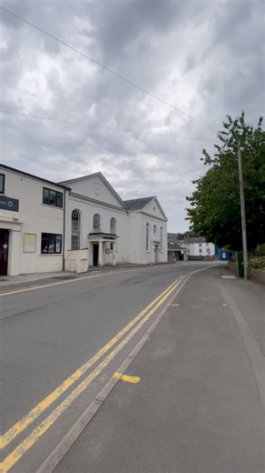 POV: Castle Street Abergavenny -Castle Street in Abergavenny is a historic thoroughfare anchored by the 11th-century Abergavenny Castle, which was established by Norman Lord Hamelin de Balun. The area is marked by significant medieval conflict, including the 1175 massacre, and later 19th-century,, such as the Congregational Church (1707/1838) and the Old School Room (1903). The street features historic listed buildings @, including 18th-century, cottages. #castlestreet #abergavenny #summer #walk