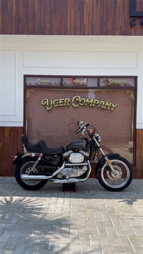 BUY & SELL VINTAGE MOTOPART AND SUPPLY on Instagram: "❌SOLD OUT / TERJUAL❌ FOR SALE HD SPORTSTER XLH 1100 LIBERTY EDITION TH 1986 •HD Sportster XLH 1100 Liberty Edition first evolution 1986 •VIN match 1HD USA •Original paint & decal (kecuali front fender) •ODO 20rb on going •Speedometer, RPM gauge, horn, turn signal & High beam indikator on •Oli mesin genuine baru 10/06/25 •Oli primary genuine baru 10/06/25 •Oli filter drag specialties baru 10/06/25 •Busi genuine baru •Regulator baru •Accu baru 