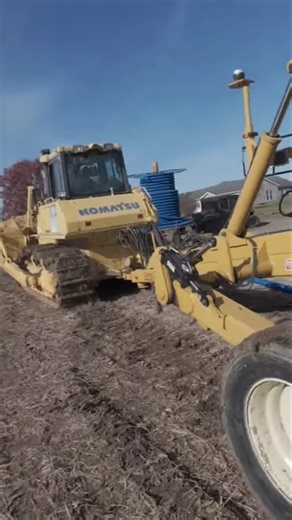 DOZER VS TRACTOR | Dozer Wins!1)Better Weight Traction 2)More Hydraulic Pressure 3) Cheap/Durable HP
