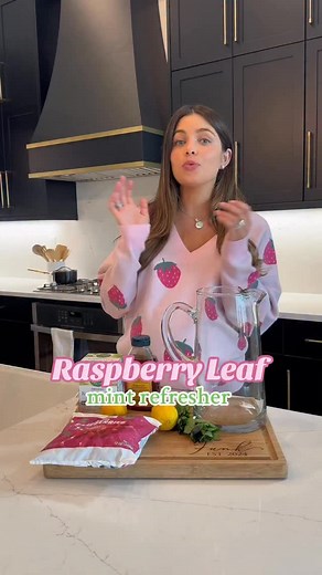 9.5K views · 91 reactions |  Raspberry Leaf Tea Lemon Mint Refresher (Pitcher Batch) Ingredients: • 6 raspberry leaf tea bags • 6 cups boiling water • Juice of 2 lemons • 10–12 mint leaves • 2–3 tbsp honey (optional) • Ice + lemon slices for serving Instructions: Steep tea 10–15 min, stir in honey, lemon juice & mint. Chill 1 hr, serve over ice. #pregnancy #momtobe #thirdtrimester #laborprep #rasberryleaftea | hannahann_sluss | Facebook