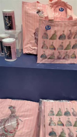 #マリー・アントワネット・スタイル 展✨ グッズ＆ショップ情報をまとめました ✅ https://t.co/Fgh8Rox3KG※動画は特別な許可を得て撮影していますお土産におすすめのマシュマロ☁️や#ニナス オリジナル マリー・アントワネット ティー 等 #横浜美術館 内覧会レポ https://t.co/hCuEmAGOA9