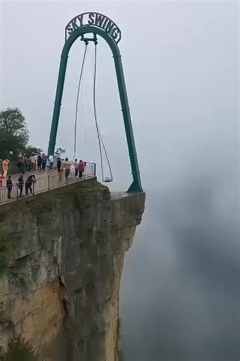 🚨BREAKING: Man sent flying through the air — moments later, he comes crashing down! (check in the first comment👇) | Old Times