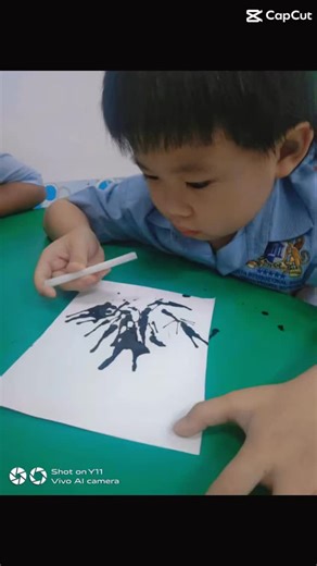🌸 Preschool Art Spotlight: Plum Blossom Blowing Painting (吹梅 Chuī Méi) 🌸 Our preschoolers had a wonderful time exploring a traditional-inspired art technique called 吹梅 (Chuī Méi) — Plum Blossom Blowing Painting! 🎨✨ The children began by dropping paint onto paper and gently blowing it with a straw, allowing the paint to flow naturally and form beautiful branch-like patterns. This fun process encouraged creativity, breath control, and imagination. Once the branches were formed, they carefully u