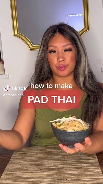 Delicious Vegetarian Pad Thai Recipe Without Peanuts