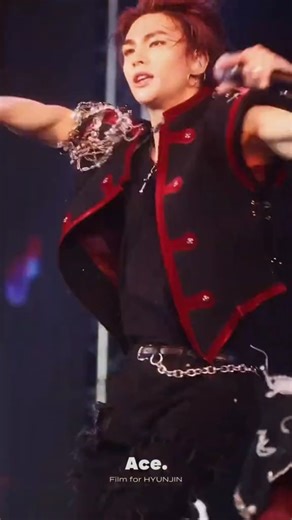 Hyunjin's Iconic Dance Performance at Hall of Fame