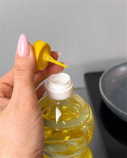 710K views · 1.2K reactions | No more messy oil spills!‍ | Trendy Magazine | Facebook