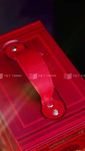 Premium Handheld Hamper Box – A Sophisticated Tết Gift Packaging Solution for Brands