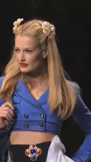 Karen Mulder for Chanel SS95 #fyp #foryou #foryoupage #fashion #runway #model #style #vintage #90s #karenmulder #chanel