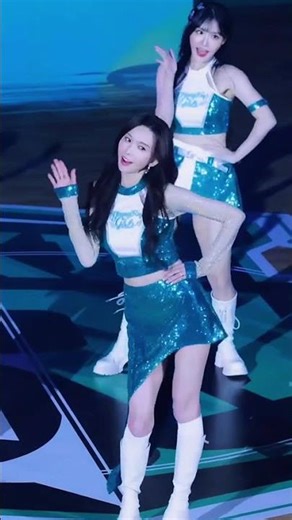 Lin Chi-ling's performance of Girls' Generation's "OH!" was absolutely stunning! At 49, her girl ...