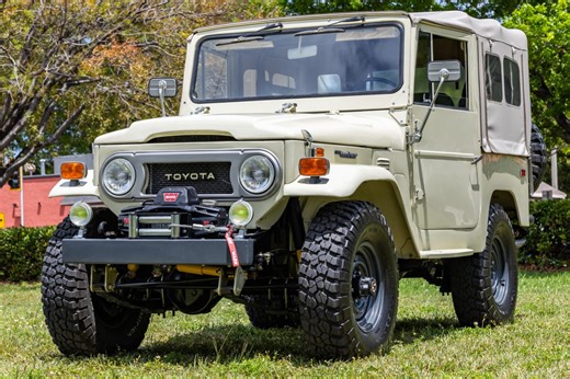 2F-Powered 1974 Toyota Land Cruiser FJ40