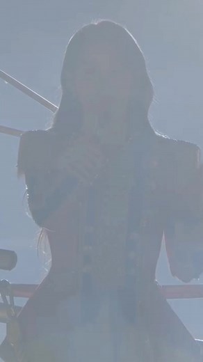 the opening of ‘eight’ live performance #IU #아이유 #leejieun #thegoldenhour #IUconcert