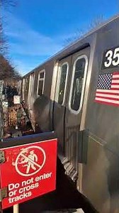 R211 (B) Train entering Kings Highway #R211 #Btrain #Mta #newyorkcity