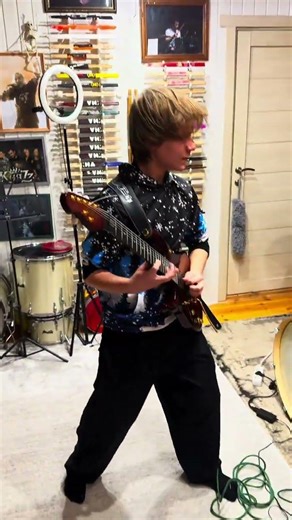 Fuzz Universe: The Guitar Concert You Didn't Know You Needed