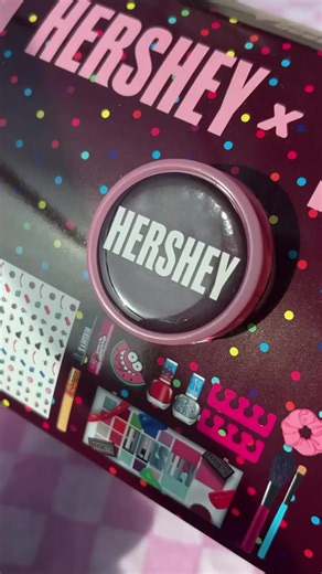 2.3K views · 13 reactions | Create the perfect holiday makeup look with all of the @tastebeautynyc goodies found in our Hershey-inspired Caboodle! Available exclusively @walmart ✨ #caboodles #tastebeauty #hersheys #chocolate #makeuporganizer #organization #makeup #gift #gifting #holiday | Caboodles | Facebook