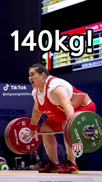 Li Wenwen Breaks Record with 140kg Snatch in Weightlifting Competition