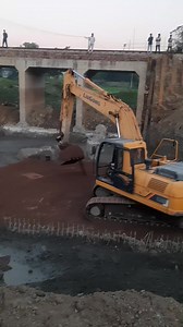 Excavator Operator Working Video #caterpillar #excavator #reels #reelsfb #machinelearning #backhoe #fbreels #construction #viral #loader | Heavy Equipment Experts