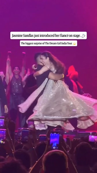 Jasmine Sandlas introduces her fiancé Shekhar Chaudhary on stage! 💍✨ #shorts #viral #trending