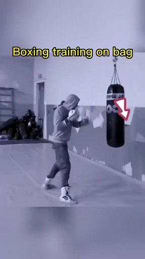 72K views · 1.3K reactions | Keeping the bag on an angle | Murphy's Boxing Gym | Facebook