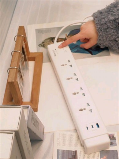 Say goodbye to crowded outlets, child safety risks, and any other electrical fire hazards at home. Introducing the Huntkey SZC 417 Universal Standard Power Strip-Reliable Home Charging Safeguard 1. 7-in-1 Charging – 4 AC outlets 1 USB-A 2 USB-C ports (Total PD 20W) 2. Wide-spaced socket design 3. Solid integrated copper bar for stable conductivity 4. Built-in child safety shutters 5. Made of flame-retardant materials 6. Multi-protection system: surge protection, overload protection, lightning pr