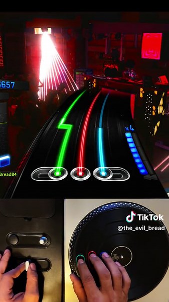 DJ Hero 2 Heartless vs Lovegame Mashup Gameplay
