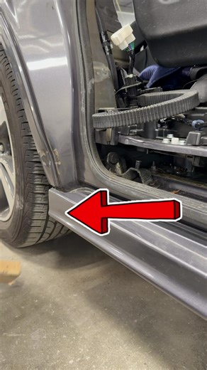 How to remove any Honda Rocker Molding #collision #bodywork #autobodyrepair #carrepair #bodyshop