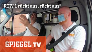 Drogensüchtige auf Entzug, einsame Rentner, gestürzte Kleinkinder und entlaufende Heimbewohner: Die Notfallsanitäter des Frankfurter ASB sind nicht erst seit Corona im Dauerstress. Jeder Einsatz bedeutet für sie ein neues Schicksal. (1/4) #notfallsanitäter #frankfurt | SPIEGEL.TV