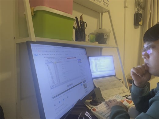 串口核心：文本收发以 ASCII 码传输字符，回车换行结束；HEX 收发是字节形式传十六进制数。通用中断接收，全局数组存数据，标志位判完成，解析后清标志位。