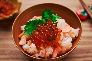 Japanese Salmon Rice Recipe (鮭の炊き込みご飯)