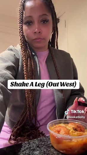 Baby out west be doing they thing @ShakeAleg was so good #chicago #shakealeg #outwest