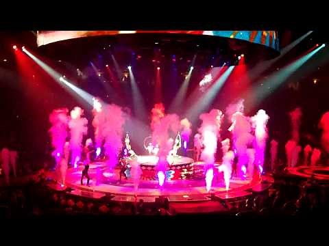 BRITNEY SPEARS / CIRCUS TOUR 2009 ( OPENING CIRCUS AND PIECE OF ME )