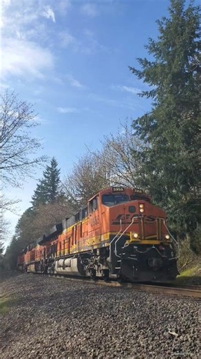 RARE Light Power Move! BNSF SD70ACe + GEVO Rebuild Consist w/ Horn Salute!