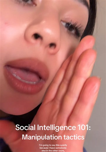 #socialintelligence #darkfeminine #manipulationtactics #relationshippsychology #emotionalintelligence