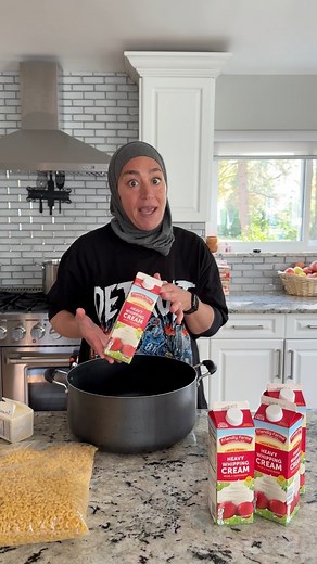 101K views · 13K reactions | It’s team dinner time!  Sides are served — creamy mashed potatoes (no judgment ), quick & easy travel mac & cheese (recipe coming soon!), a fresh Greek salad, and of course that dreamy cream sauce for the chicken. Shirt: @madeby.snatch#TeamDinner #HomemadeWithLove #SummersHomemadeMeals #EasyRecipes #ComfortFood #FamilyStyle #DinnerInspo #FoodieFavorites #CookingWithSummer | Summers Homemade Meals | Facebook
