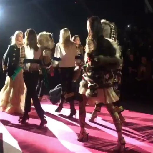 Hottest Fashion Show Trends | Stunning Runway Looks! 👗✨ #Shorts