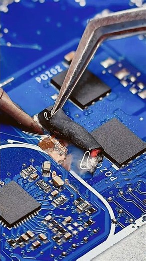 Dell Inspiron 14 PCB Trace Repair 🔬 | Wire Rework & UV Mask Protection #dell #repair #electronics