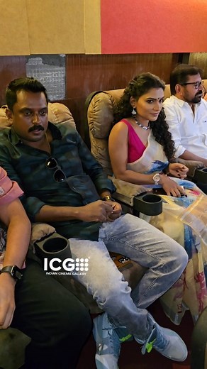 265K views · 265 reactions | രശ്മി നായർ സ്വന്തം ഭർത്താവിനോപ്പം പ്രീവ്യൂ ഷോ കാണാൻ വന്നപ്പോൾ ❤️殺 ഗുടിയ | Indian Cinema Gallery | Facebook