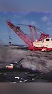 Big Muskie Dragline - The Bucyrus-Erie 4250-W #bigmuskie #dragline #bucyruserie #mining #bigmachine #americanclassic | Fred Schmitz | Facebook