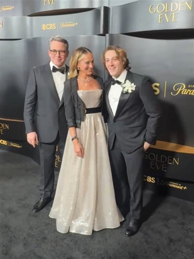 This year's Carol Burnett Award recipient, Sarah Jessica Parker with her fam on the #GoldenEve red carpet! Celebrating the lasting impact that her career achievements have made on both the industry and audiences 🥂 Watch #GoldenEve TONIGHT starting at at 8/7c on @cbs and @paramountplus!