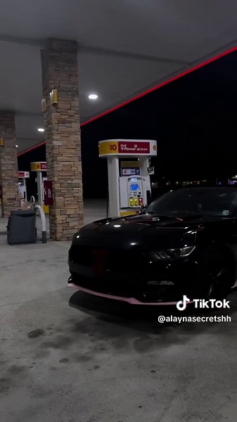 Mustang GT: The Pink Car Sensation on TikTok
