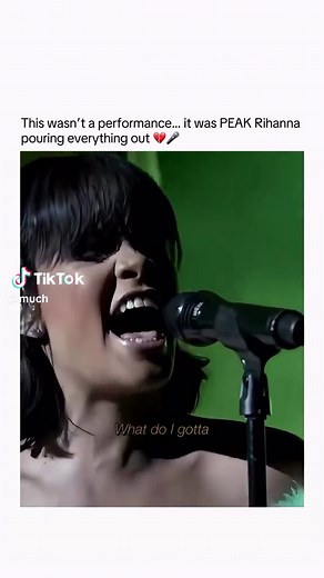 Rihanna's Emotional Performance of 'Love on the Brain'
