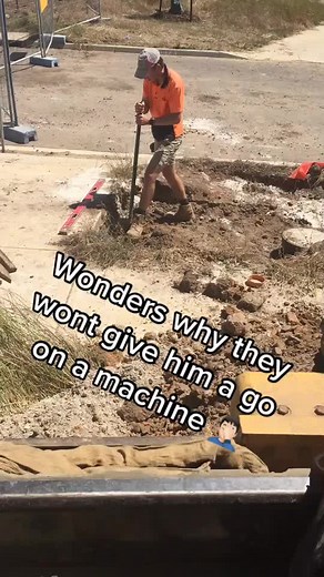 Bit hard is it mate? #youthoftoday #civil #labourer #wearedoomed #poorfella #fyp