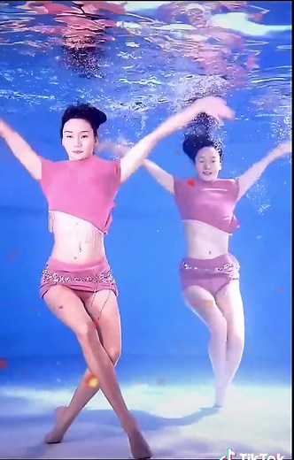 Dancing #fyp #dance #dancing #dancingunderwater #synchronizedswimming