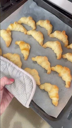 Mini Croissant Recipe | Jus-Rol